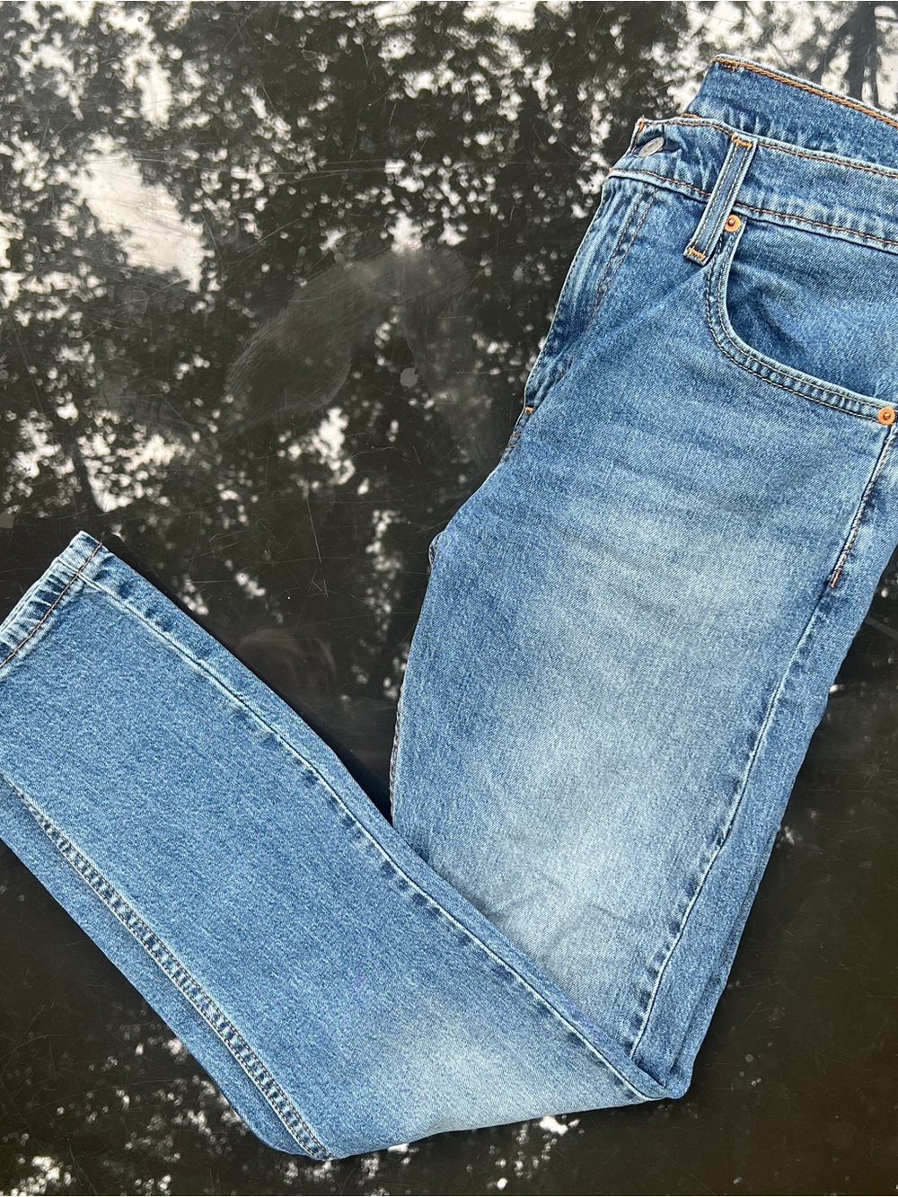 Levi’s Men’s Blue Medium Wash Denim Slim Tapered Mid Rise Button 5-Pocket Jeans